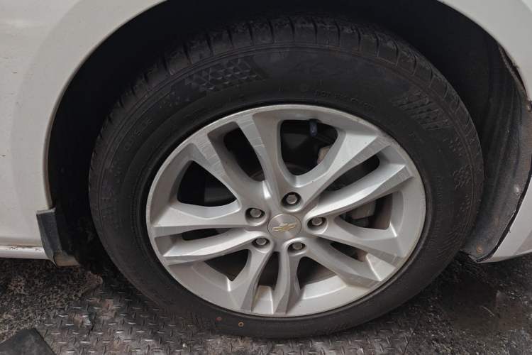Used Chevrolet Malibu XL 2016 1.5T Dual-Clutch Ruichi Edition Right Front Wheel Hub