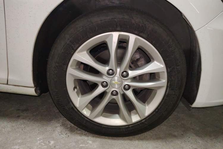 Used Chevrolet Malibu XL 2016 1.5T Dual-Clutch Ruichi Edition Right Front Wheel Hub