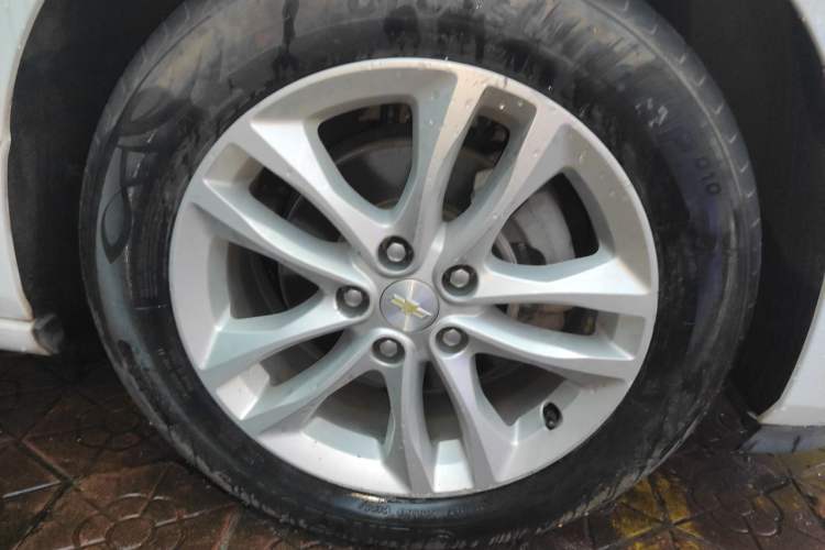 Used Chevrolet Malibu XL 2016 1.5T Dual-Clutch Ruichi Edition Right Front Wheel Hub