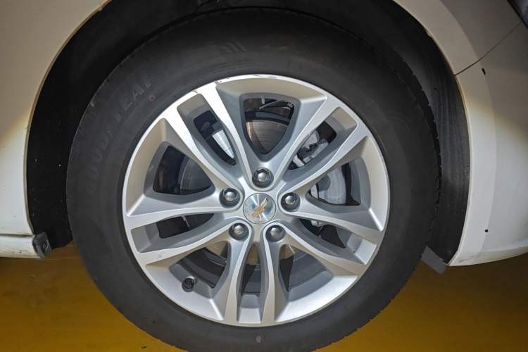 Used Chevrolet Malibu XL 2016 1.5T Dual-Clutch Ruichi Edition Right Front Wheel Hub