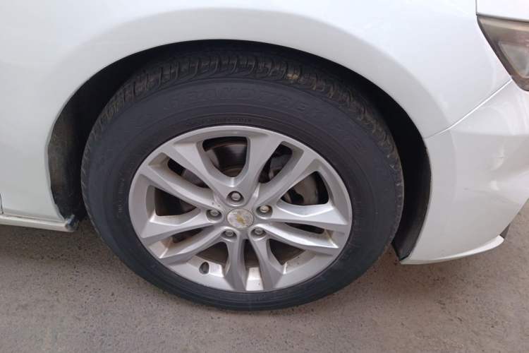 Used Chevrolet Malibu XL 2016 1.5T Dual-Clutch RuiShang Edition Right Front Wheel Hub