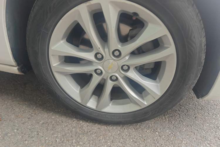 Used Chevrolet Malibu XL 2016 1.5T Dual-Clutch Ruichi Edition Right Front Wheel Hub
