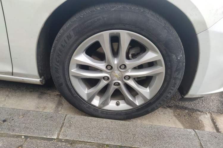 Used Chevrolet Malibu XL 2016 1.5T Dual-Clutch Ruichi Edition Right Front Wheel Hub