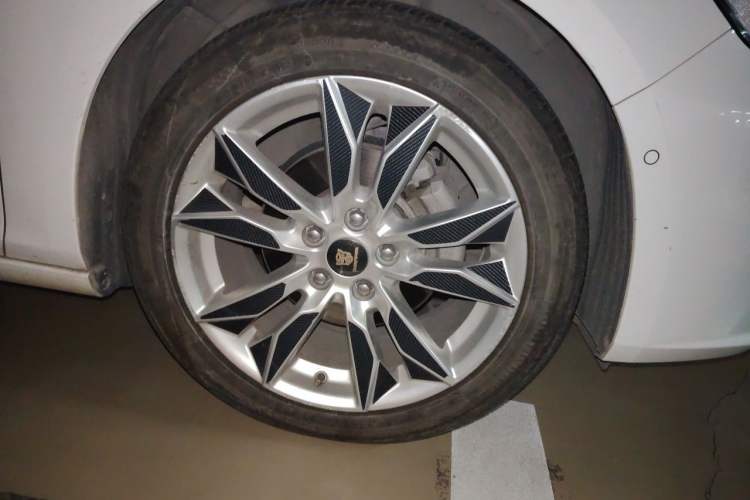 Used Chevrolet Malibu XL 2016 2.5L Automatic RuiZun Edition Right Front Wheel Hub