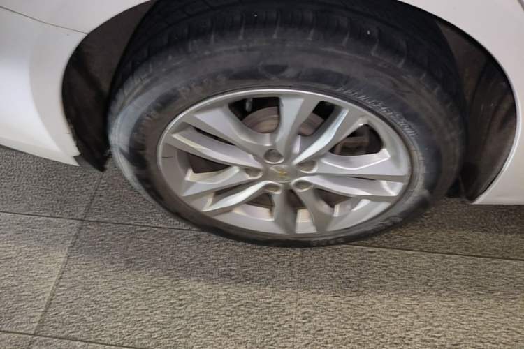 Used Chevrolet Malibu XL 2016 1.5T Dual-Clutch Ruichi Edition Right Rear Wheel Hub