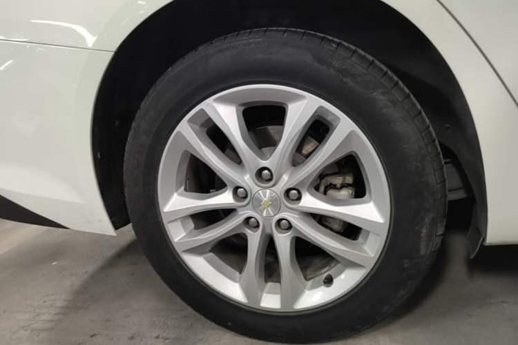 Used Chevrolet Malibu XL 2016 1.5T Dual-Clutch Ruichi Edition Right Rear Wheel Hub