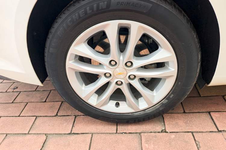 Used Chevrolet Malibu XL 2016 1.5T Dual-Clutch RuiShang Edition Right Rear Wheel Hub