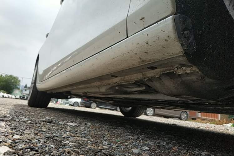 Used Chevrolet Malibu XL 2016 2.5L Automatic RuiZun Edition Right Side Sill