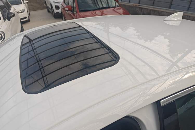 Used Chevrolet Malibu XL 2016 1.5T Dual-Clutch RuiShang Edition Roof