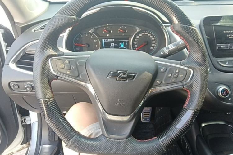 Used Chevrolet Malibu XL 2016 1.5T Dual-Clutch RuiShang Edition Steering Wheel