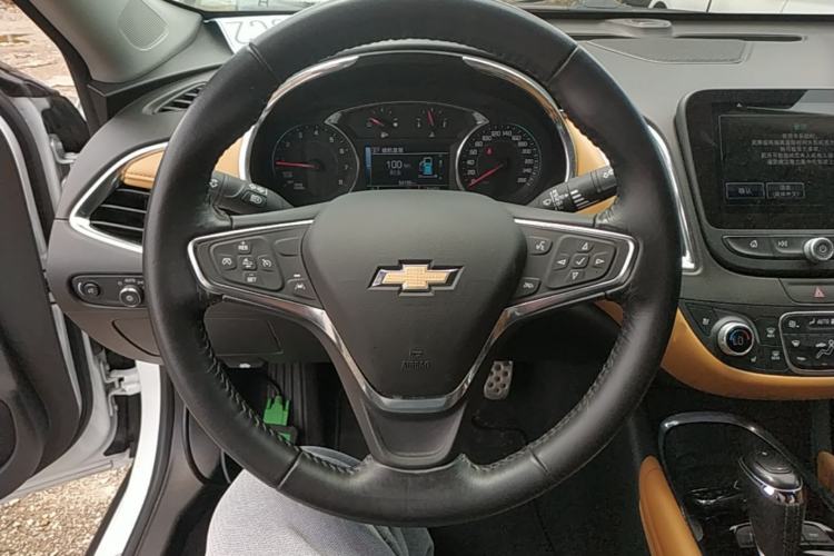 Used Chevrolet Malibu XL 2016 2.5L Automatic RuiZun Edition Steering Wheel