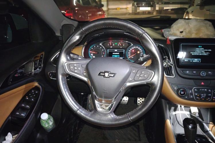 Used Chevrolet Malibu XL 2016 2.5L Automatic RuiZun Edition Steering Wheel