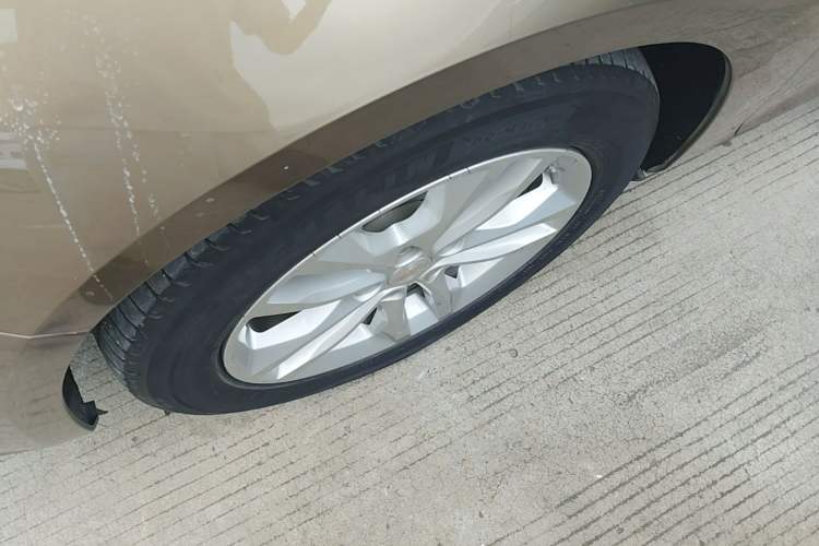 Used Chevrolet Malibu XL 2016 2.5L Automatic RuiShang Version Left Front Wheel Hub