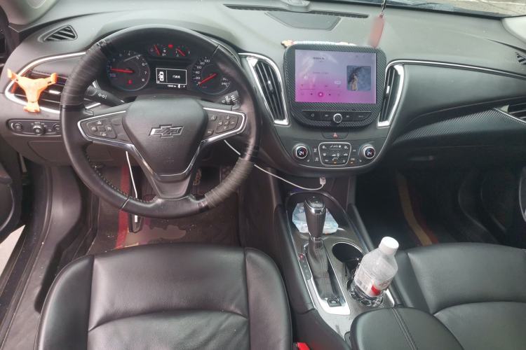 Used Chevrolet Malibu XL 2017 1.5T Automatic RuiShang Edition Center Console
