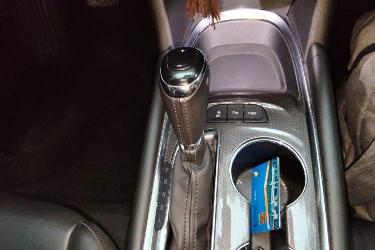 Used Chevrolet Malibu XL 2017 1.5T Automatic Ruichi Edition Gear Lever