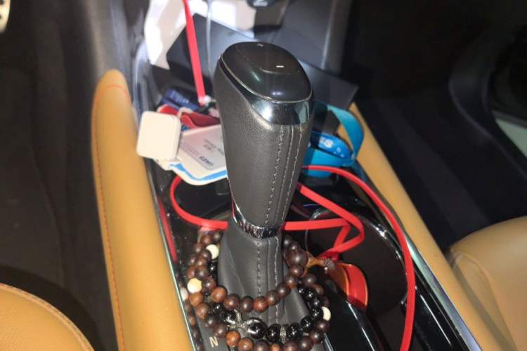 Used Chevrolet Malibu XL 2017 2.5L Automatic RuiZun Edition Gear Lever