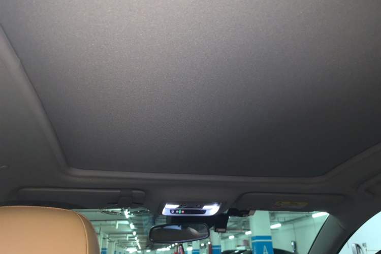 Used Chevrolet Malibu XL 2017 2.5L Automatic RuiZun Edition Headliner