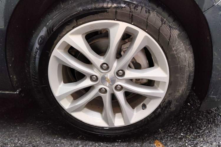 Used Chevrolet Malibu XL 2017 1.5T Automatic Ruichi Edition Right Front Wheel Hub