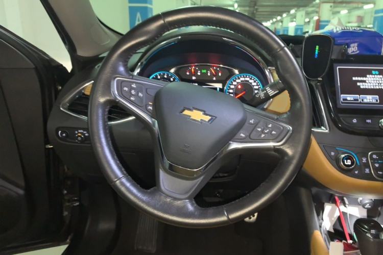 Used Chevrolet Malibu XL 2017 2.5L Automatic RuiZun Edition Steering Wheel