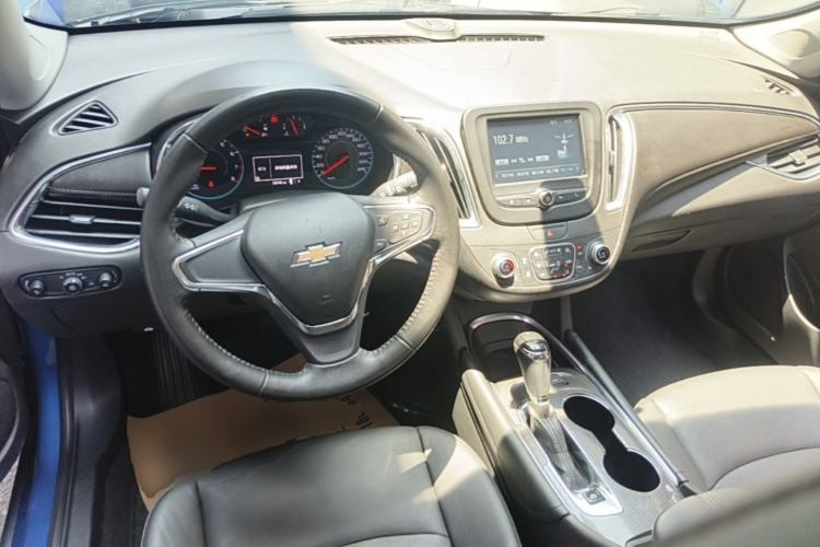 Used Chevrolet Malibu XL 2017 1.5T Automatic Ruichi Edition Center Console