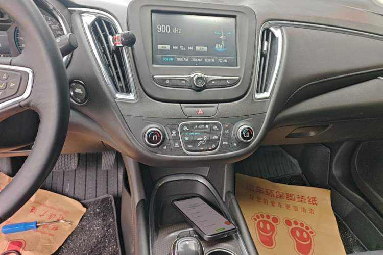 Used Chevrolet Malibu XL 2017 1.5T Automatic Ruichi Edition Audio And AC Panel