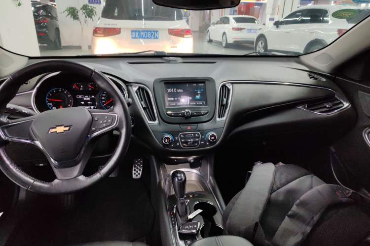 Used Chevrolet Malibu XL 2017 1.5T Automatic Ruichi Edition Audio And AC Panel