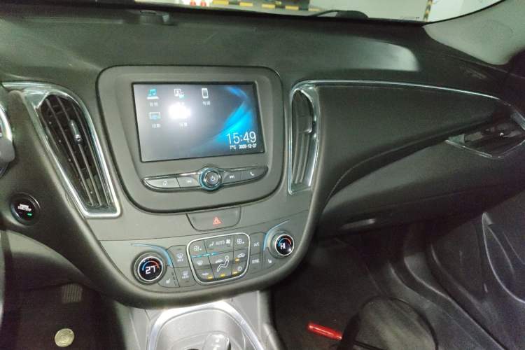 Used Chevrolet Malibu XL 2017 1.5T Automatic Ruichi Edition Audio And AC Panel