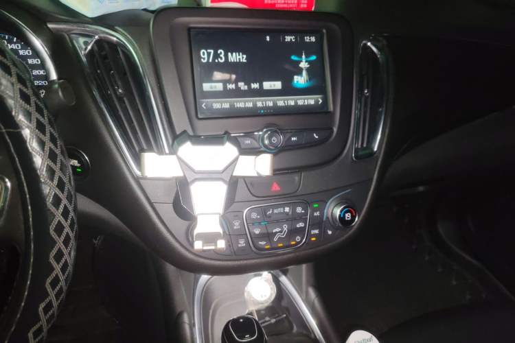 Used Chevrolet Malibu XL 2017 1.5T Automatic Ruichi Edition Audio And AC Panel