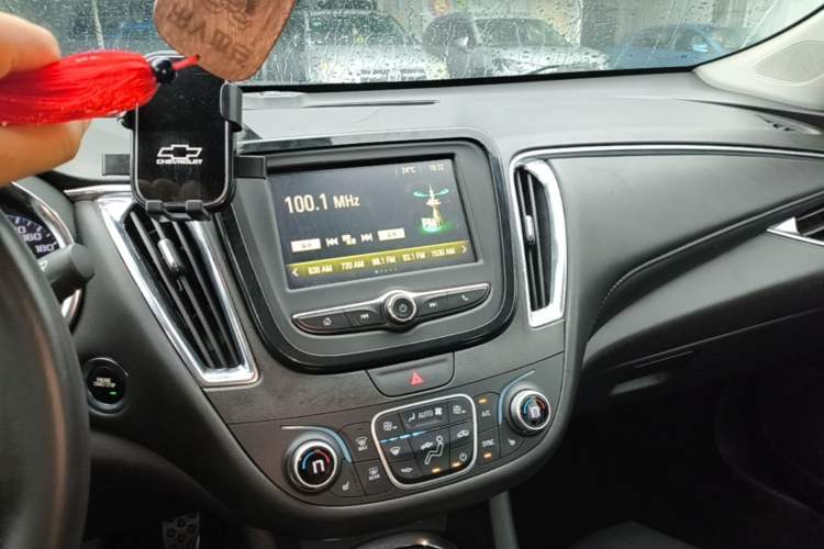 Used Chevrolet Malibu XL 2017 1.5T Automatic Ruichi Edition Audio And AC Panel