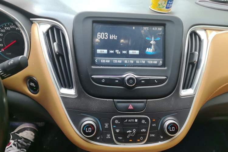 Used Chevrolet Malibu XL 2017 1.5T Automatic Ruichi Edition Audio And AC Panel