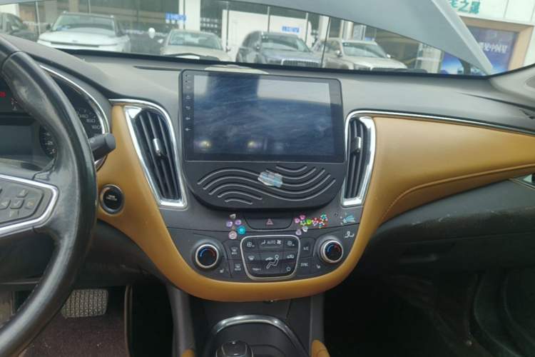 Used Chevrolet Malibu XL 2017 1.5T Automatic Ruichi Edition Audio And AC Panel