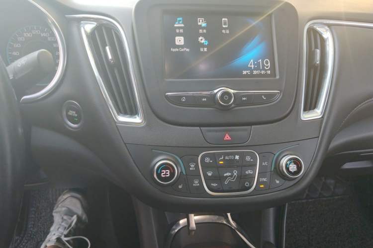Used Chevrolet Malibu XL 2017 1.5T Automatic Ruichi Edition Audio And AC Panel