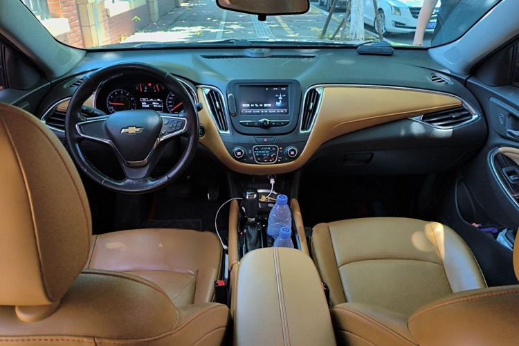 Used Chevrolet Malibu XL 2017 1.5T Automatic Ruichi Edition Center Console