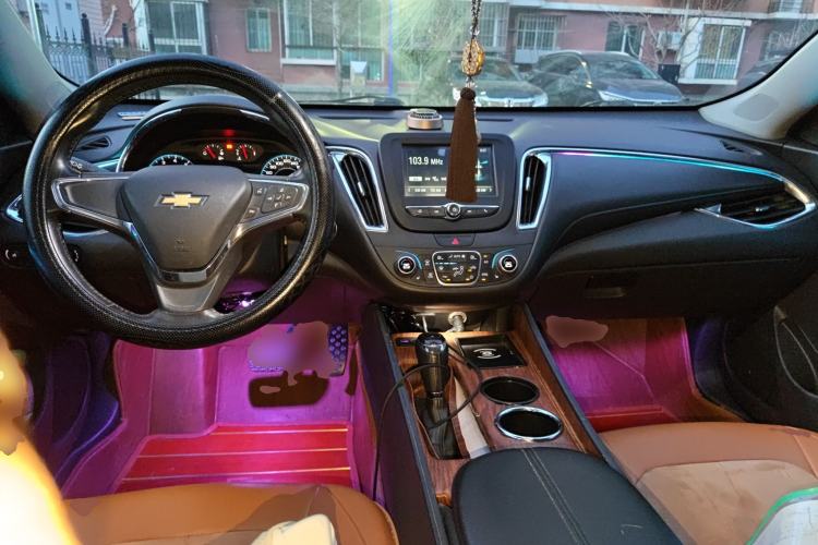 Used Chevrolet Malibu XL 2017 1.5T Automatic Ruichi Edition Center Console