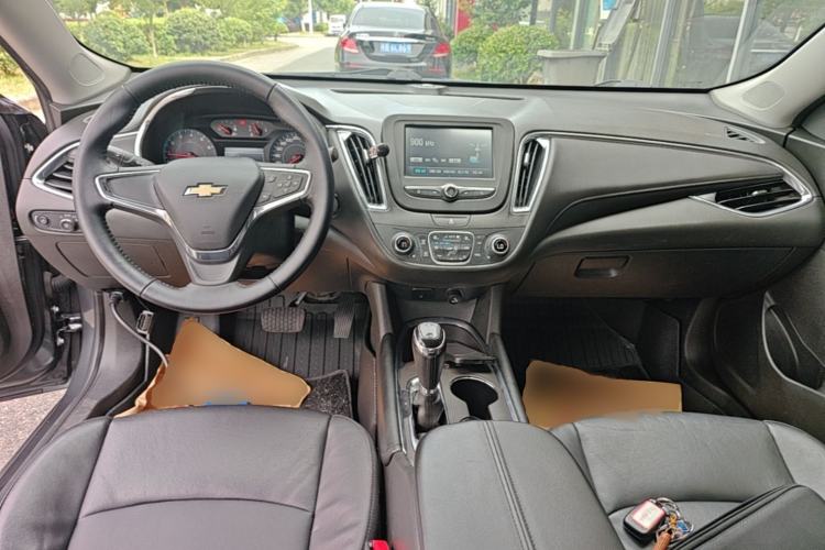 Used Chevrolet Malibu XL 2017 1.5T Automatic Ruichi Edition Center Console