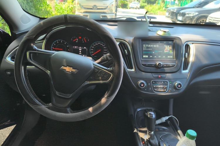 Used Chevrolet Malibu XL 2017 1.5T Automatic Ruichi Edition Center Console
