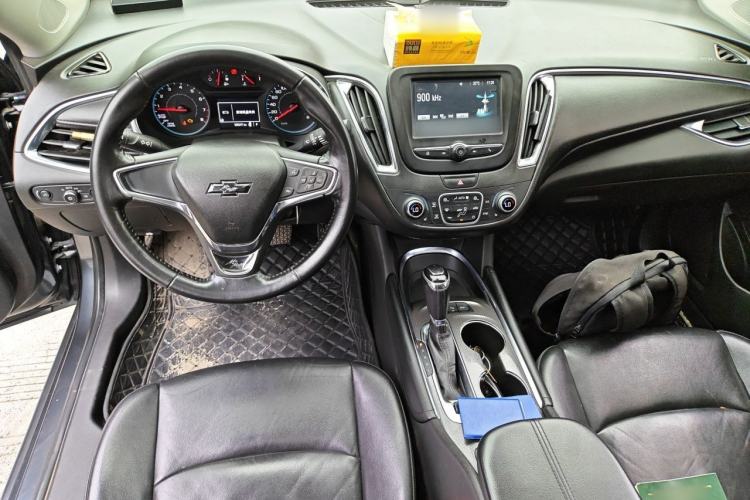 Used Chevrolet Malibu XL 2017 1.5T Automatic Ruichi Edition Center Console