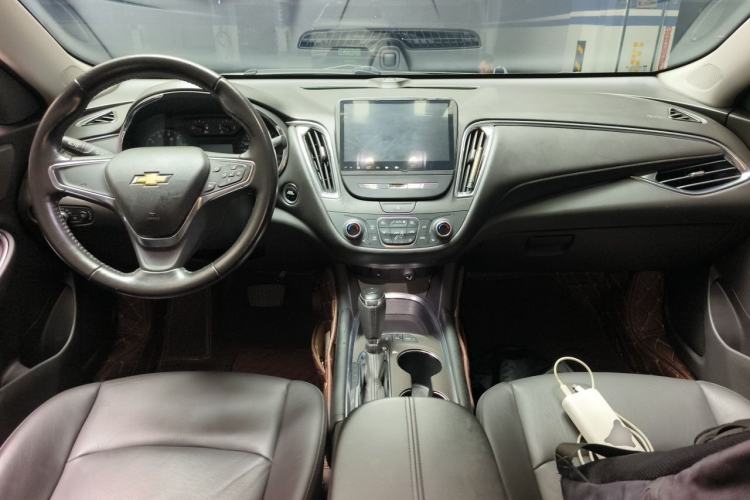 Used Chevrolet Malibu XL 2017 1.5T Automatic Ruichi Edition Center Console