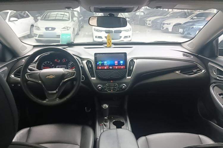 Used Chevrolet Malibu XL 2017 1.5T Automatic Ruichi Edition Center Console