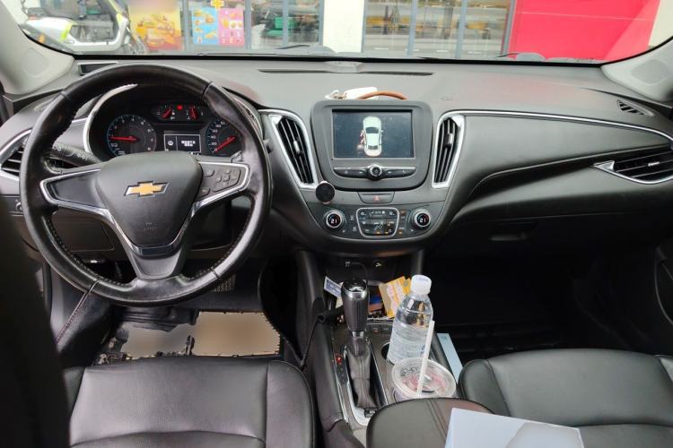 Used Chevrolet Malibu XL 2017 1.5T Automatic Ruichi Edition Center Console
