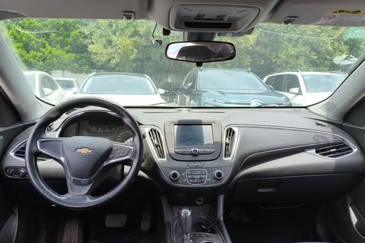Used Chevrolet Malibu XL 2017 1.5T Automatic Ruichi Edition Center Console