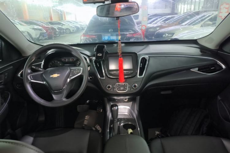 Used Chevrolet Malibu XL 2017 1.5T Automatic Ruichi Edition Center Console