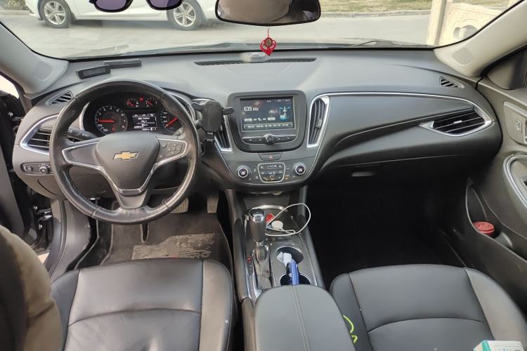 Used Chevrolet Malibu XL 2017 1.5T Automatic Ruichi Edition Center Console