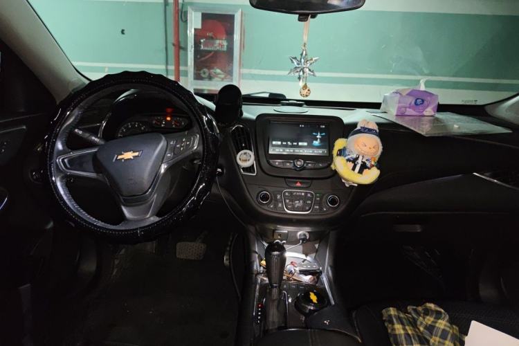 Used Chevrolet Malibu XL 2017 1.5T Automatic Ruichi Edition Center Console
