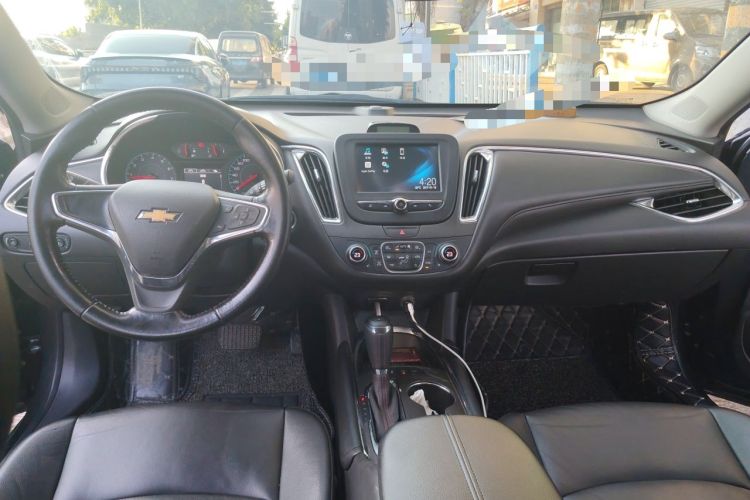 Used Chevrolet Malibu XL 2017 1.5T Automatic Ruichi Edition Center Console