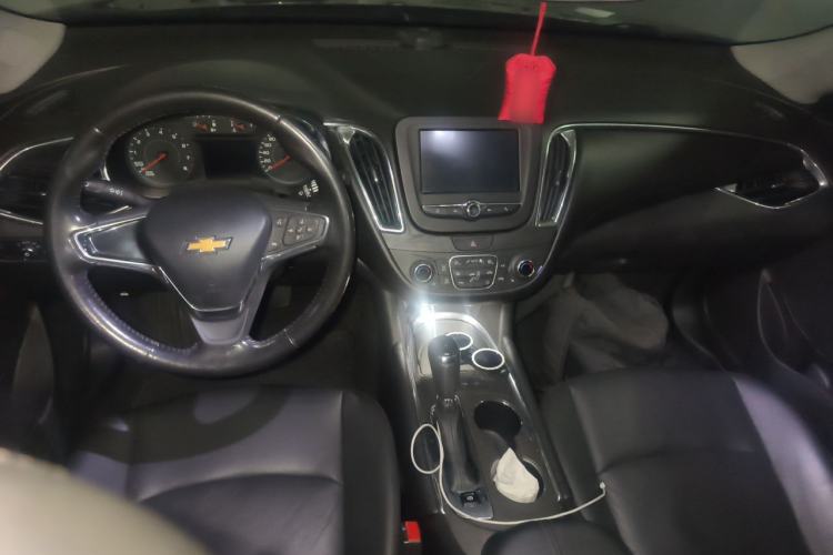 Used Chevrolet Malibu XL 2017 1.5T Automatic Ruichi Edition Center Console