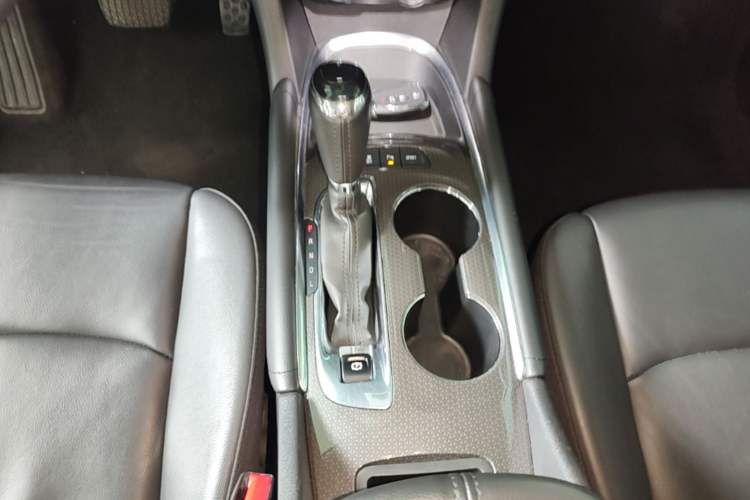Used Chevrolet Malibu XL 2017 1.5T Automatic Ruichi Edition Gear Lever