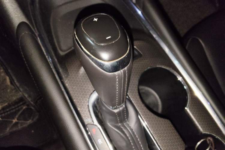Used Chevrolet Malibu XL 2017 1.5T Automatic Ruichi Edition Gear Lever