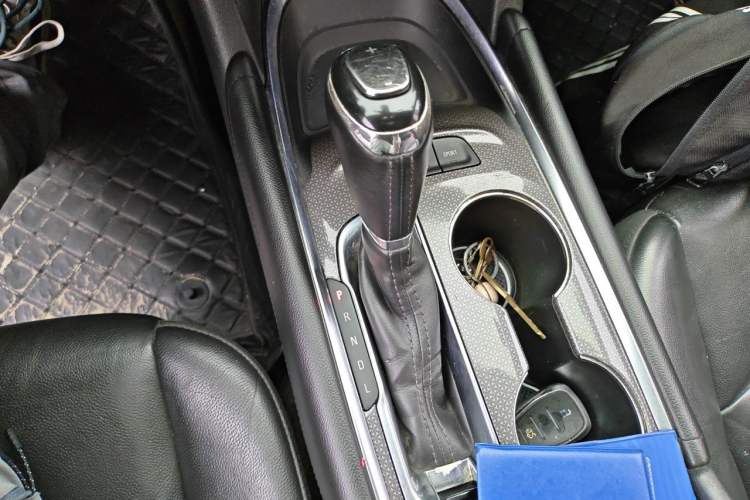 Used Chevrolet Malibu XL 2017 1.5T Automatic Ruichi Edition Gear Lever