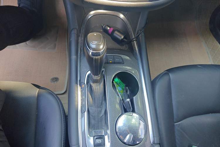 Used Chevrolet Malibu XL 2017 1.5T Automatic Ruichi Edition Gear Lever